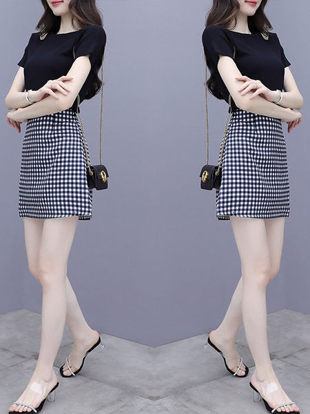 Dnevni ljetni komplet - T-shirt i karirana suknja