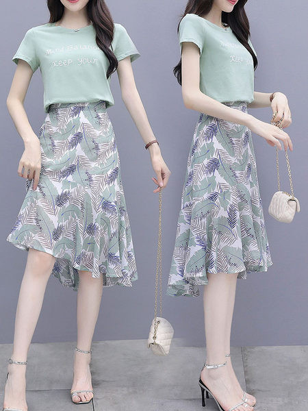 Γυναικείο σετ φούστα  και μπλουζάκι με επιγραφή