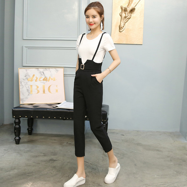 Moodne naiste komplekt kombinesoonist ja T-särgist