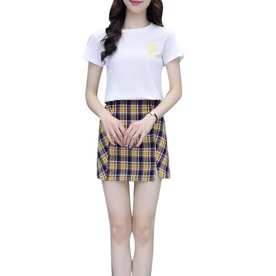 Καθημερινό γυναικείο σετ - T-shirt και καρό φούστα