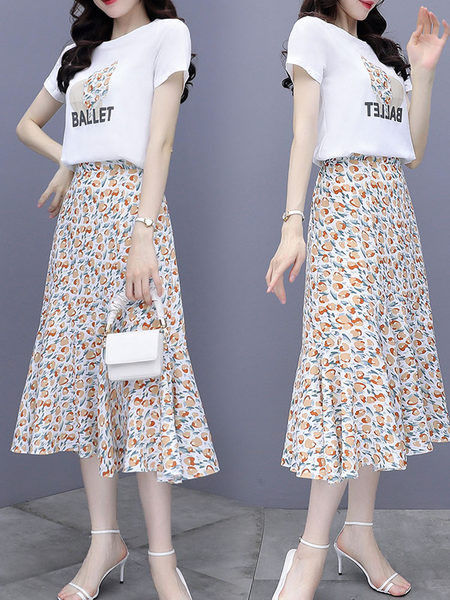 Γυναικείο μοντέρνο σετ με επιγραφή και φλοράλ μοτίβο