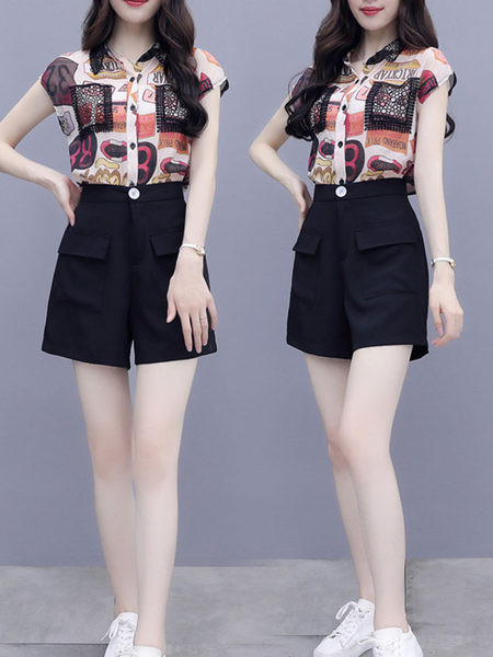 Suveks sobiv kaheosaline naiste komplekt