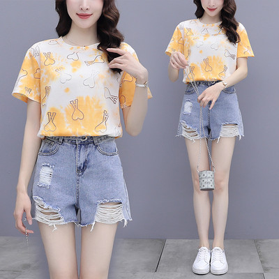 Komplekt kahest teksapüksist ja aplikatsiooniga T-särgist