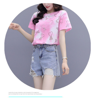 Komplekt kahest teksapüksist ja aplikatsiooniga T-särgist