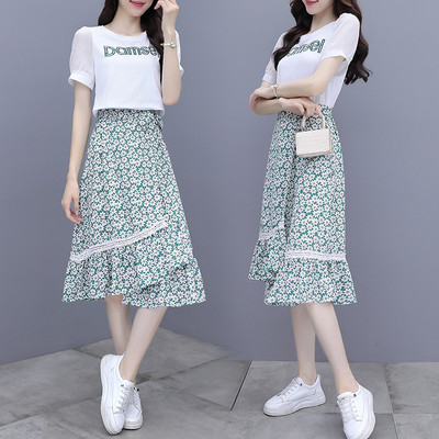 Casual σετ - T-shirt και κομμένη φούστα