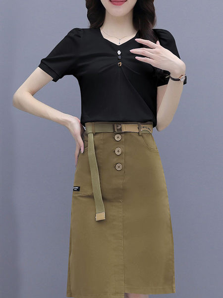 Μοντέρνο γυναικείο σετ - T-shirt και φούστα με κουμπιά