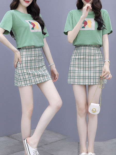 Naiste suvine aplikatsiooniga seeliku ja T-särgi komplekt