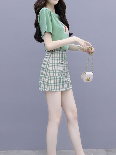 Naiste suvine aplikatsiooniga seeliku ja T-särgi komplekt