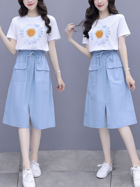 Γυναικείο σετ μπλουζάκι με στάμπα και κλος φούστα με τσέπες