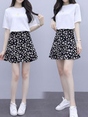 Ljetni set - majica kratkih rukava i kratka suknja s cvjetnim uzorkom