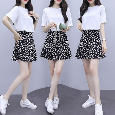 Ljetni set - majica kratkih rukava i kratka suknja s cvjetnim uzorkom