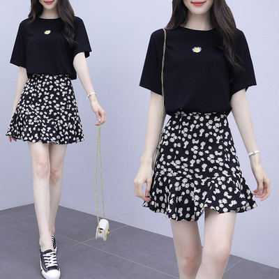 Ljetni set - majica kratkih rukava i kratka suknja s cvjetnim uzorkom