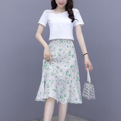 Naiste komplekt kahest osast - pluus ja seelik