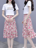 Μοντέρνο γυναικείο σετ μπλούζας με κοντό μανίκι και φούστα