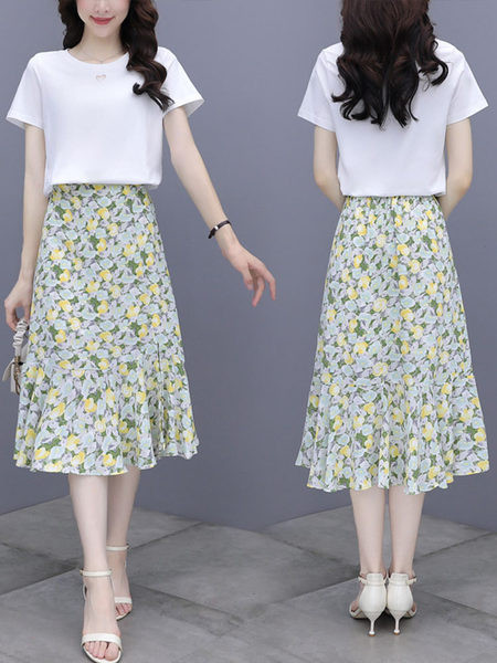 Suvine komplekt naistele - lillelise trükiga T-särk ja seelik