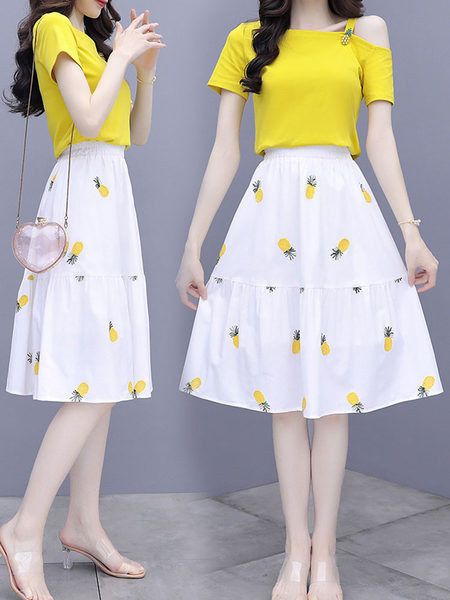 Moderan ženski komplet bluze golih ramena i suknje