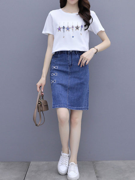 Дамски летен сет - тениска с щампа и дънкова пола с бродерия и цепка