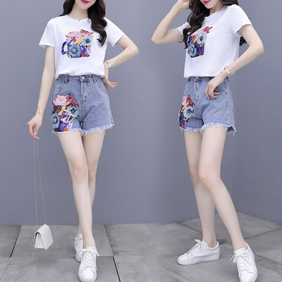 Γυναικείο σετ τζιν σορτς και μπλουζάκι με 3D διακόσμηση