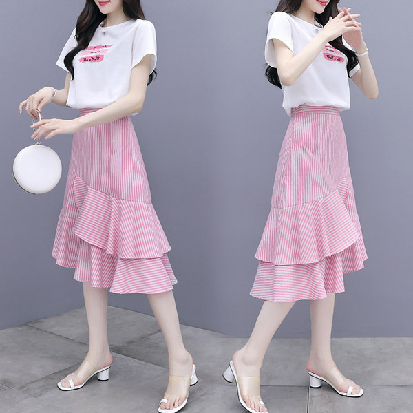 Moderan set od dva dijela - bluza i asimetrična suknja