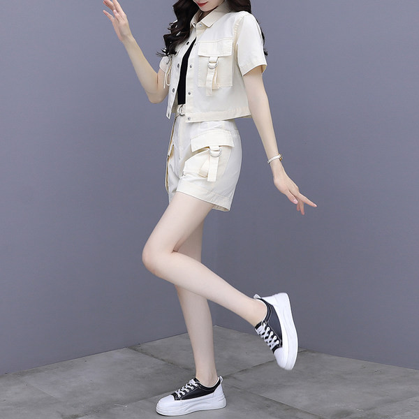 Ljetni casual komplet - kratka jakna i hlače s džepovima