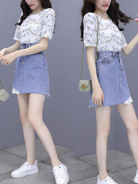 Модерен дамски комплект от две части -блуза и пола от деним