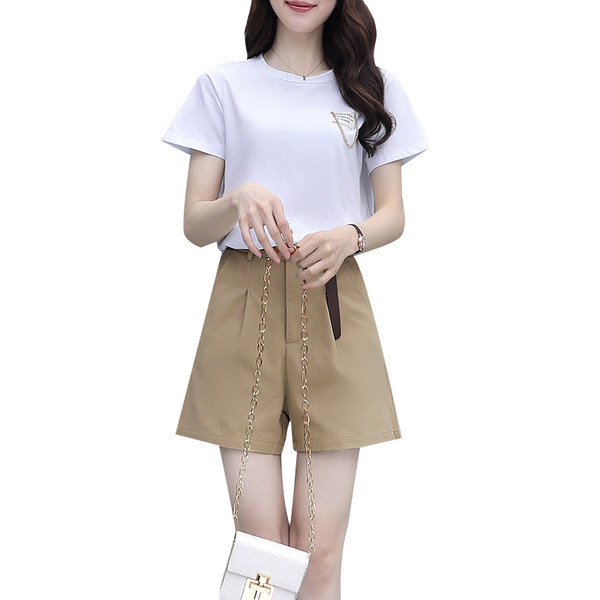 Ženski komplet kratkih hlačica visokog struka i majice kratkih rukava