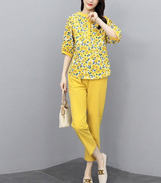 Moodne naiste komplekt - 3/4 varrukatega pluus ja püksid