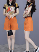 Komplet od dva komada kratkih hlača s majicom u boji za žene