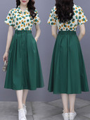 Kaheosaline kõrge vöökohaga seeliku ja aplikatsiooniga särgi komplekt