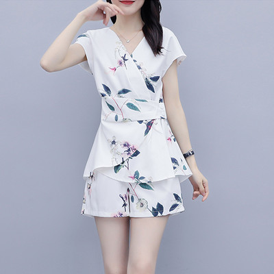 Μοντέρνο γυναικείο σετ