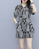 Γυναικείο σετ από πουκάμισο με κορδόνια και σορτς