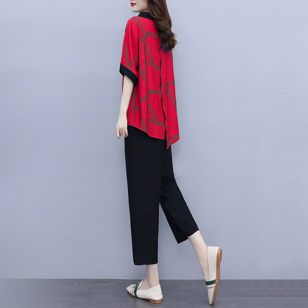 Ежедневен дамски комплект от две части -блуза и панталон