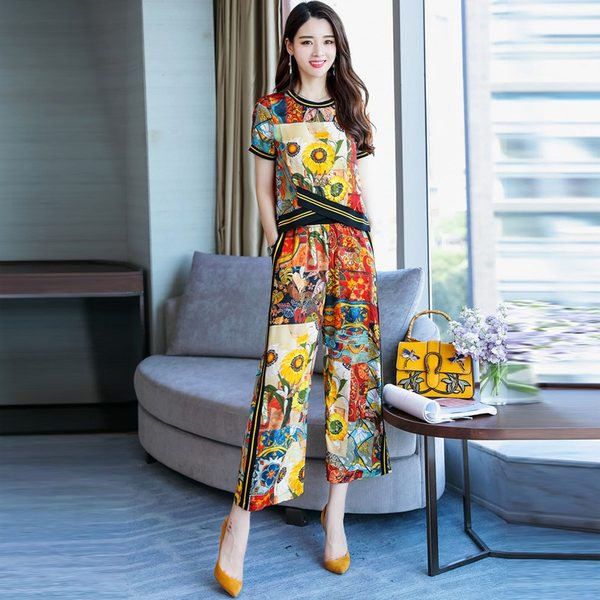 Moodne lillemustriga naiste komplekt - kaheosaline