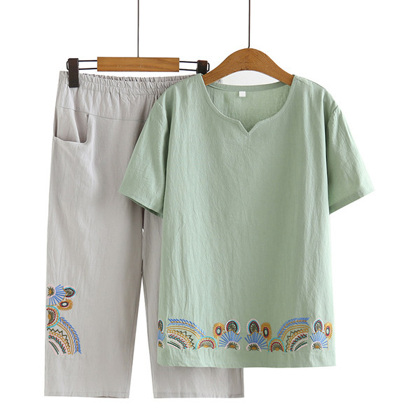 Casual set - majica i hlače s vezom