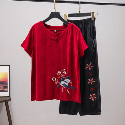 Γυναικείο καλοκαιρινό σετ μπλουζάκι και παντελόνι με φλοράλ μοτίβα