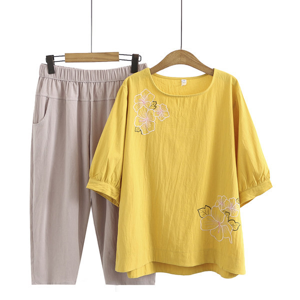 Lai tikandiga naistekomplekti mudel