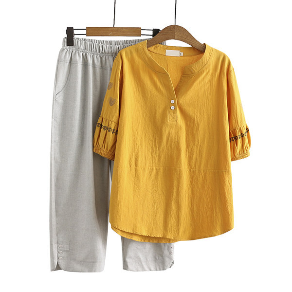 Dnevni ženski komplet iz dva dijela - hlače i bluza