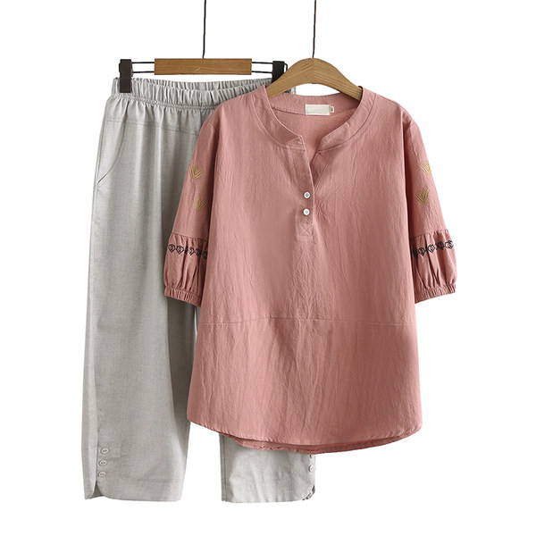 Dnevni ženski komplet iz dva dijela - hlače i bluza