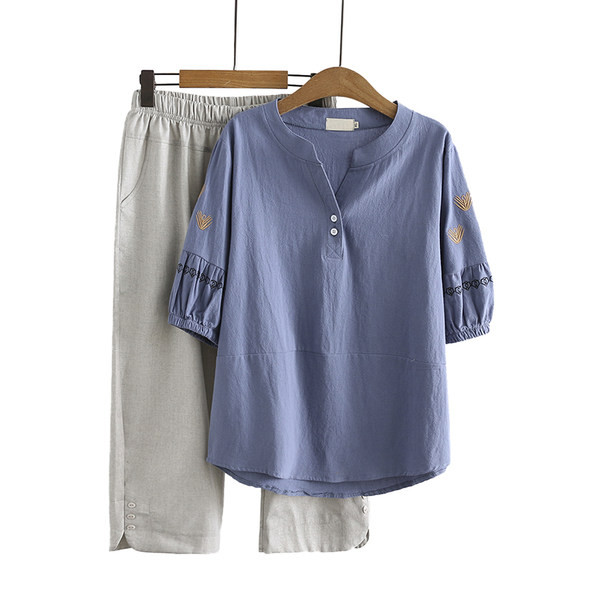 Dnevni ženski komplet iz dva dijela - hlače i bluza