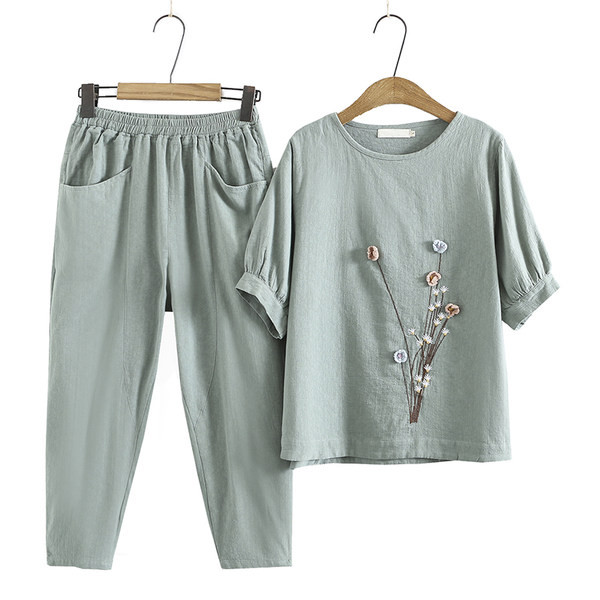 Γυναικείο μοντέρνο σετ - T-shirt και παντελόνι