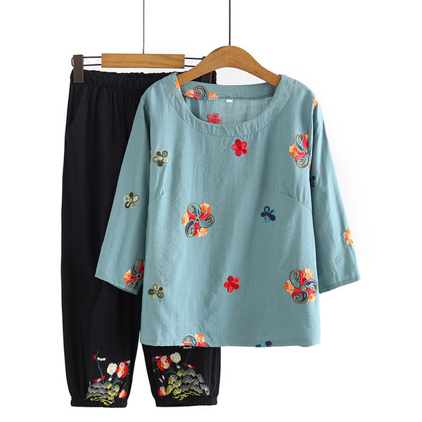 Kaheosaline tikandiga naiste komplekt