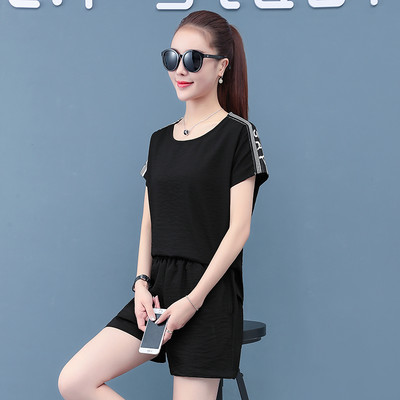 Γυναικείο σετ - T-shirt και σορτς