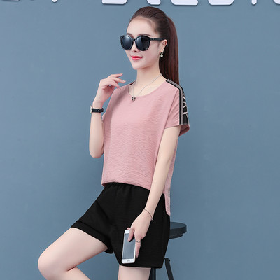 Γυναικείο σετ - T-shirt και σορτς