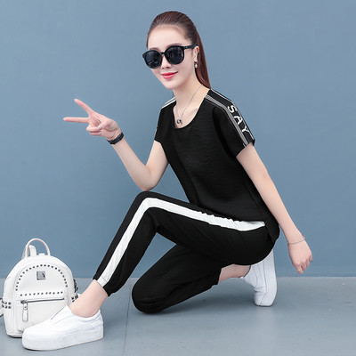 Γυναικείο σετ - T-shirt και σορτς