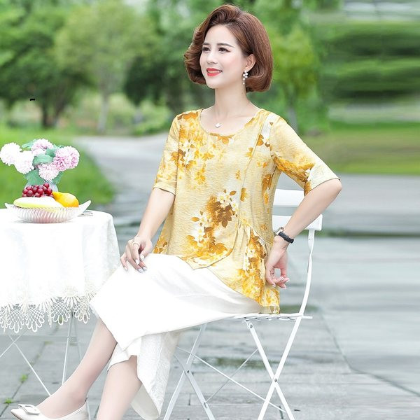 Lillemotiividega igapäevane komplekt