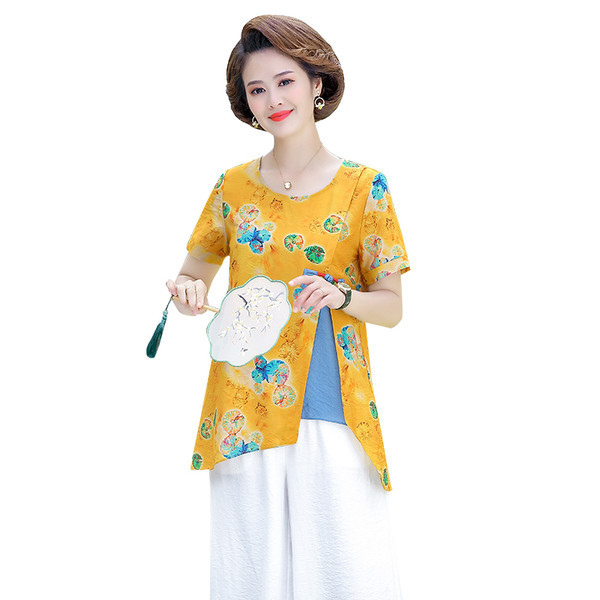 Aktualan ženski komplet - hlače i bluza sa cvjetnim motivima