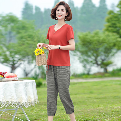 Γυναικείο σετ φαρδύ παντελόνι  και μπλουζάκι με λαιμόκοψη V