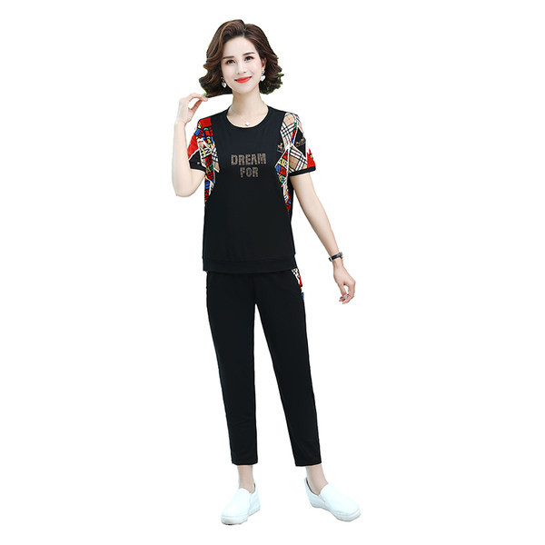 Kaheosaline musta värvi spordi-päevakomplekt