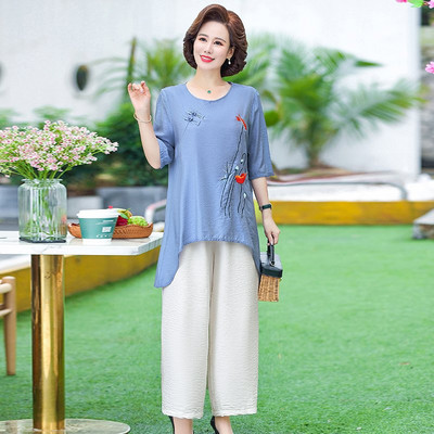 Kaheosalise tikandiga igapäevane komplekt