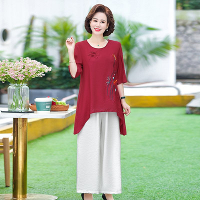 Kaheosalise tikandiga igapäevane komplekt